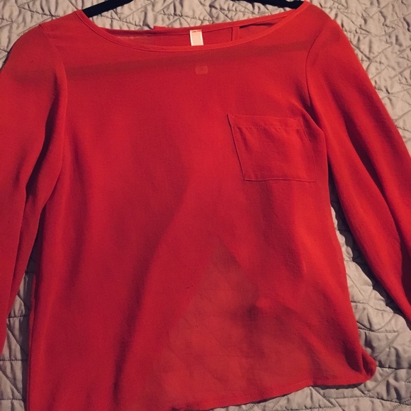 RARE Sheer ESTAM slit/open back top - Picture 2 of 6